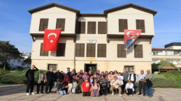 Mut Çukurbağ’dan Silifke’ye Duygusal Atatürk Ziyareti: Kadın Korosu Şarkılarıyla Tarihi Canlandırdı